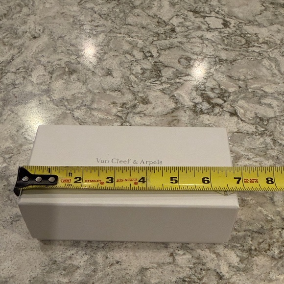Van Cleef & Arpels Elegant White Box - Picture 3 of 5